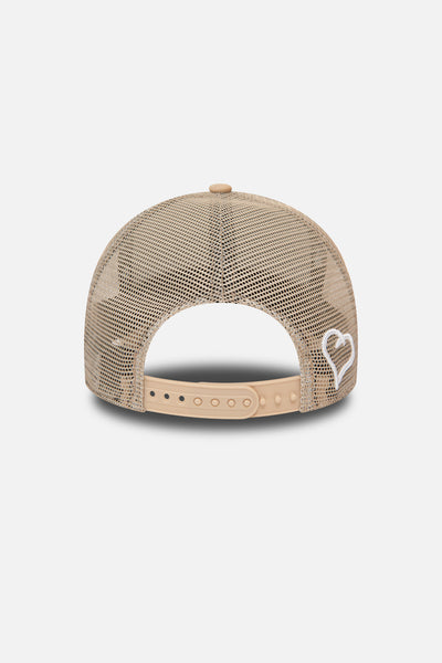 New Era distressed mesh trucker tan