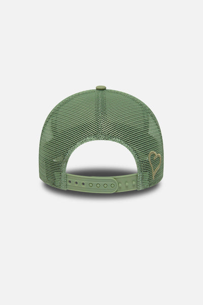 Fresh Ego Kid New Era pastel green trucker